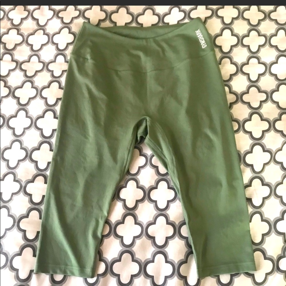 NWOT cropped Gymshark leggings